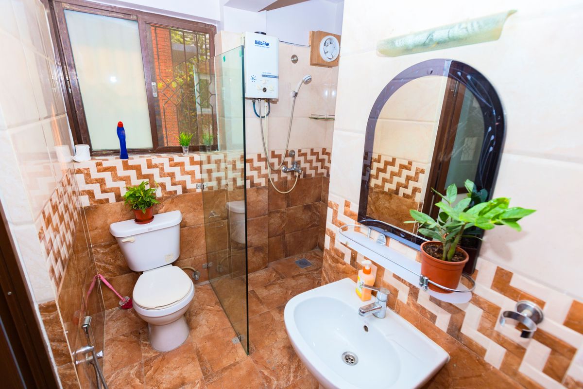 Quiet 1BDR - Bathroom